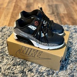 Air Max 90 SE GS “Space Hippie”